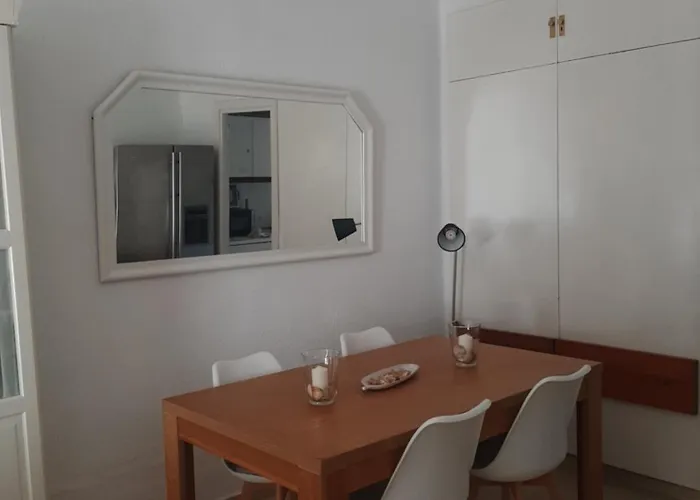 Frente A La Playa.solo Cruzar La Calle Estepona