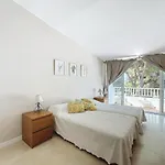 Frente A La Playa.solo Cruzar La Calle Apartmán Estepona