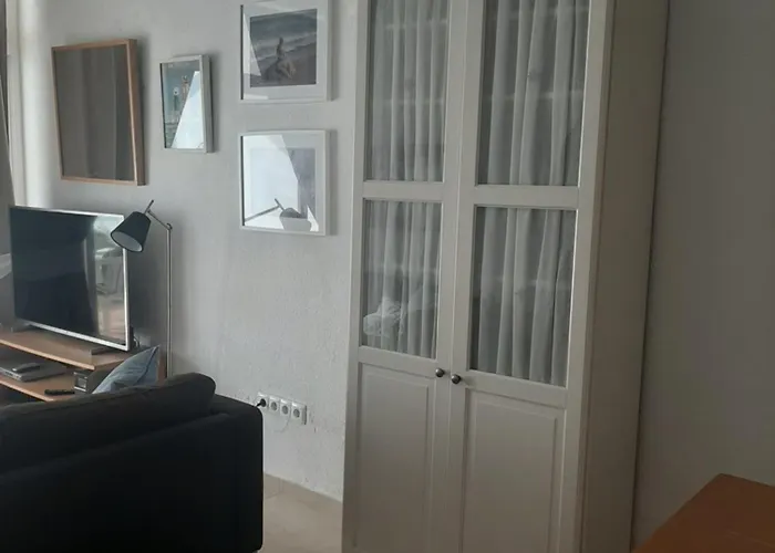 Frente A La Playa.solo Cruzar La Calle * Estepona